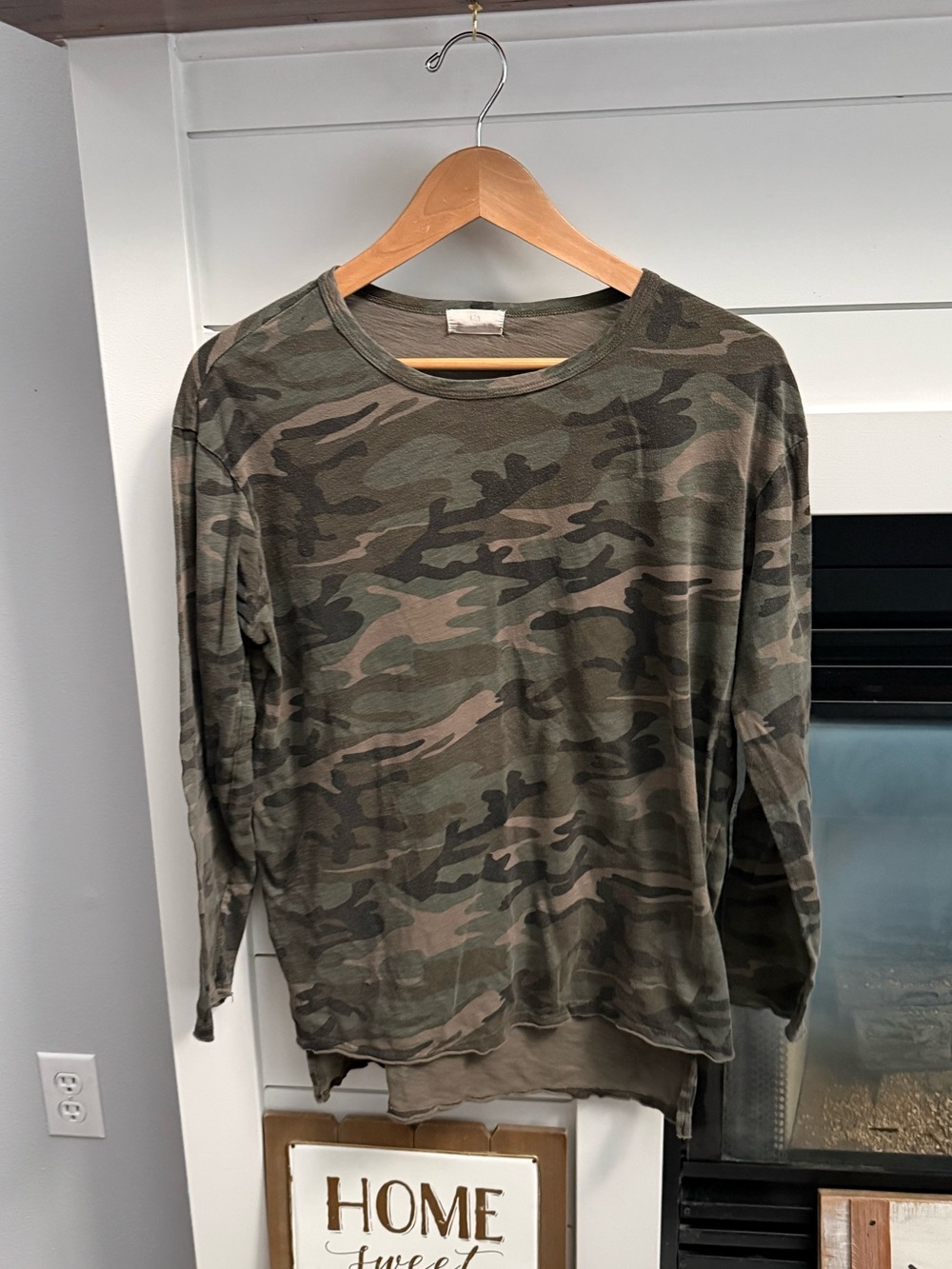 Aritzia Camo Long-Sleeve Top - Olive, Brown camo women’s trending medium